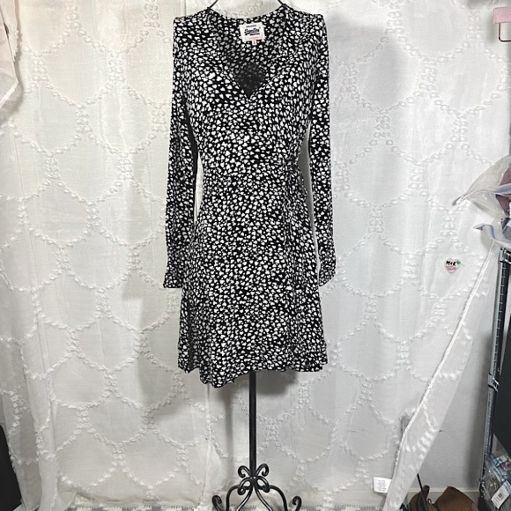 Super Dry heart print v neck long sleeve wrap dress size XS